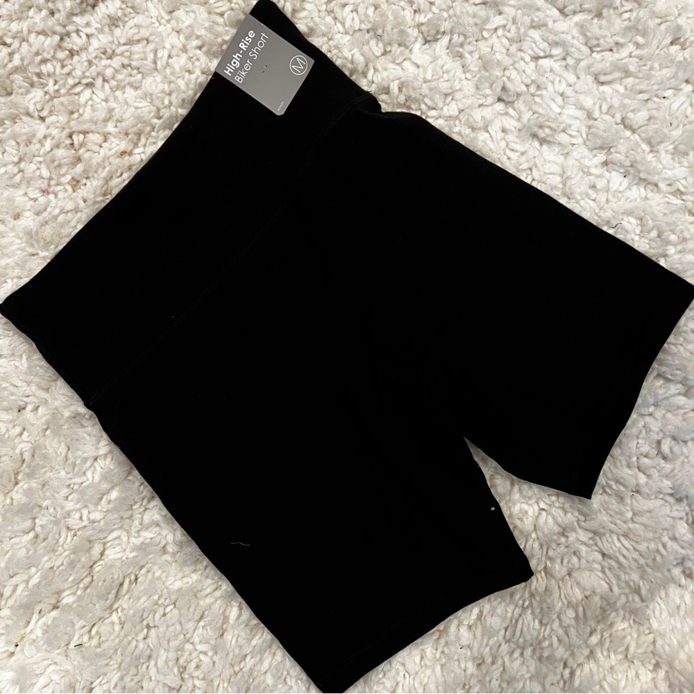 Forever 21 Biker Shorts High Rise 🖤